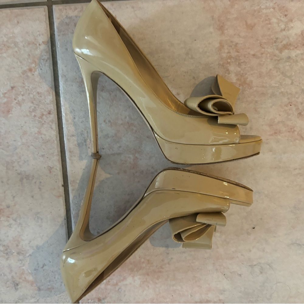 Valentino Signature Logo Heels Purse Bow Pumps Classic Patent Versailles Shoes